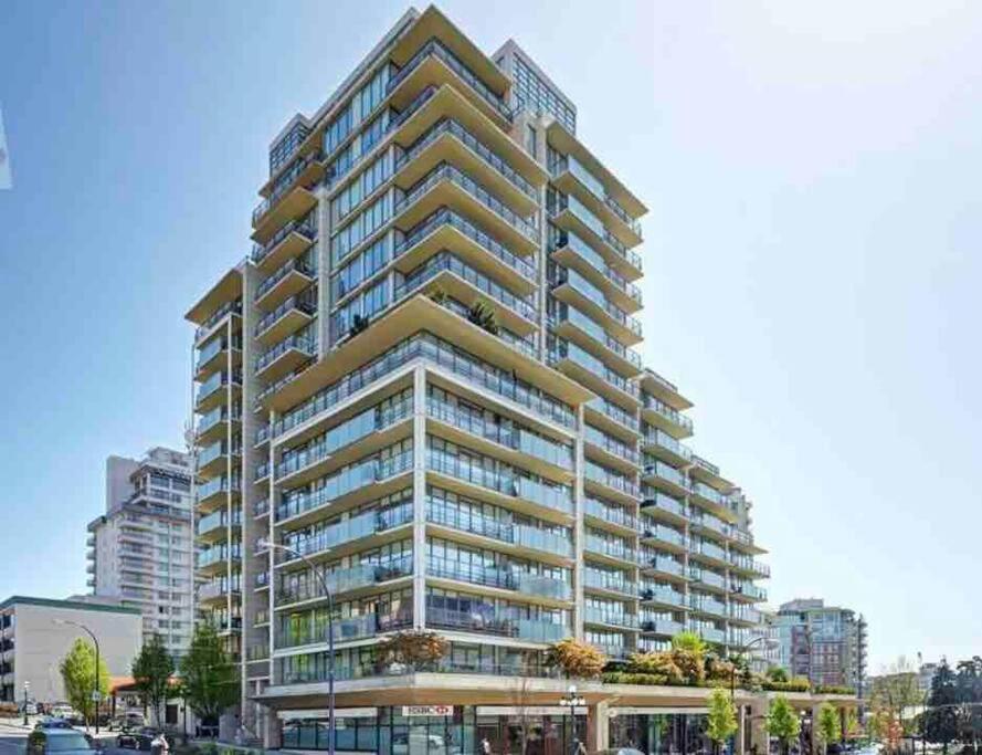 Victoria'S Best Location 2 Bedroom Luxe Condo Eksteriør bilde